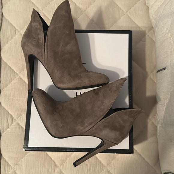 Nine West lotus suede booties - Picture 5 of 10